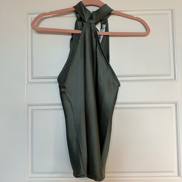 Halter Top LIKE NEW - Picture 5 of 7